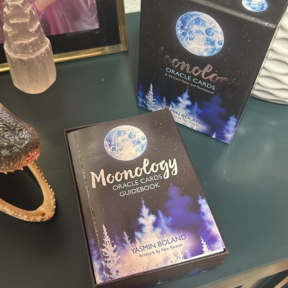 Oracle Cards - Picture 2 of 4